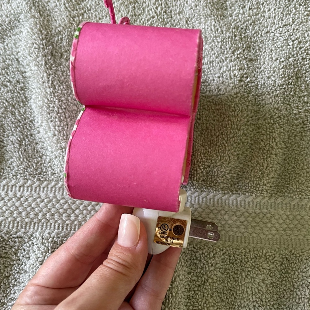 Vintage Lilly Pulitzer nightlight. - Picture 3 of 3